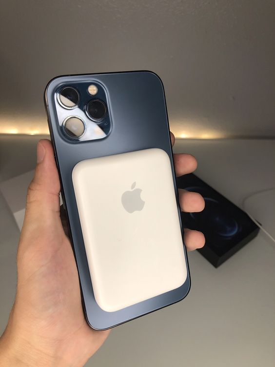 3-in-1 Combo | AirPods Pro 2 + 20W MagSafe Powerbank + Ultra Watch